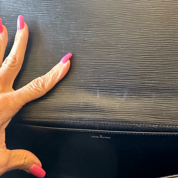 Louis Vuitton Epi Jena Clutch, Black, W/ dust bag, LB box & LV Gift bag. - Picture 11 of 16